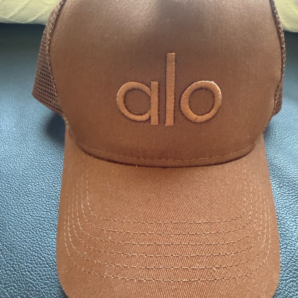 ALO Yoga Brown Cap